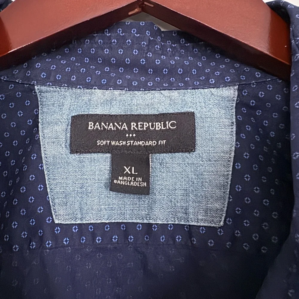 Banana Republic Soft Wash Navy Print Button Down Shirt Men’s XL Standard Fit